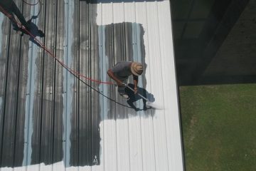 Découvrez l'importance du nettoyage et de l'entretien du toit