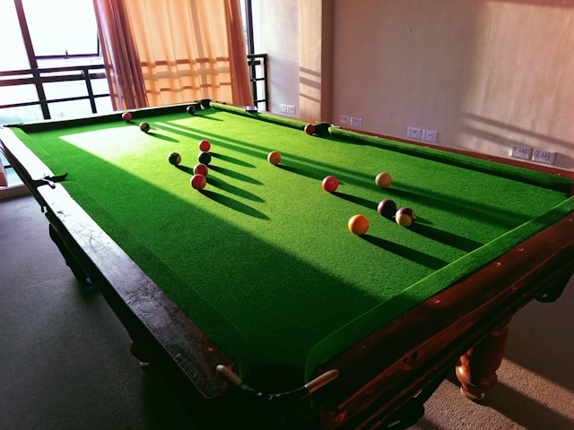 Les meilleures astuces pour améliorer votre jeu de billard en ligne en 2025