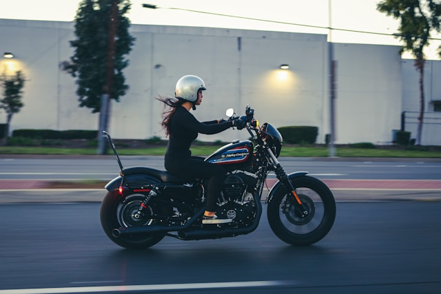 Pourquoi la formation théorique en école de moto est-elle essentielle ?